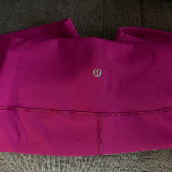 Lululemon shorts size (S) 4 - Picture 3 of 3